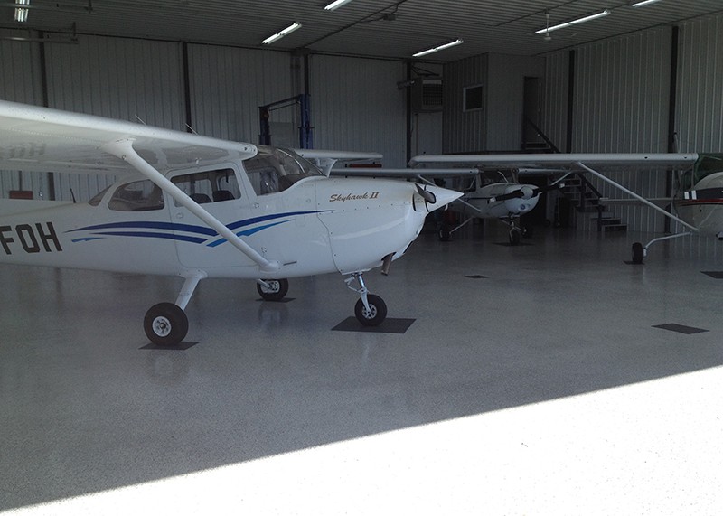 hangar_avion_2